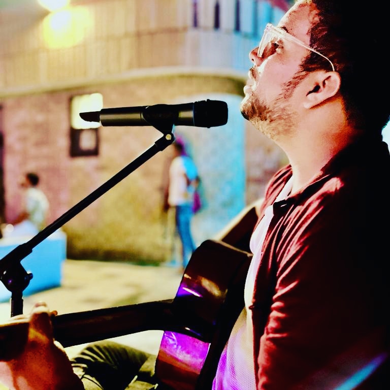  Live Singer in raja park